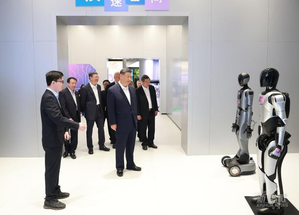 习近平总书记到上海调研，xpj官网代表具身智能行业汇报进展